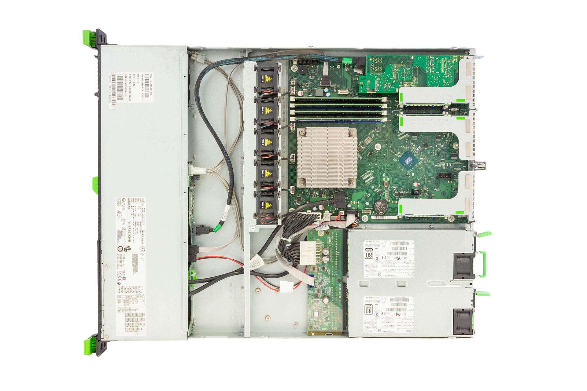 FUJITSU RX1330 M2, 1x E3-1230v5 3.40GHz, 4-Core, 32GB PC4-2133, 4xSFF, CP400i, 2x800W