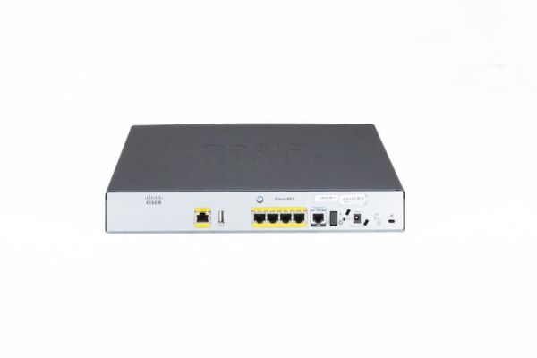 CISCO ISR 881 Integrated Services Router, 4x 100Mb RJ45 (2x PoE), 1x WAN RJ45, noLicense