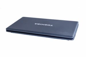 Toshiba Notebook Satellite Pro L770-13G, i3-2310M 2.10GHz, 2-Core, 4Gb PC3, 300GB HDD, DVD-RW, 17''