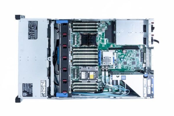 HPE DL380 Gen10, 1x Silver4110 2.10GHz, 8-Core, noRAM, 8x LFF, P408i/2GB/Batt., 1x PCI-Cage, 2x 500W